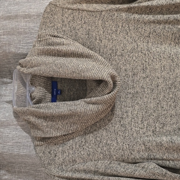 Apt. 9 Beige/Gray Tunic Shirt - Picture 2 of 9